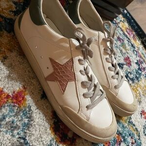 MIIM California Tennis Shoes Size 9